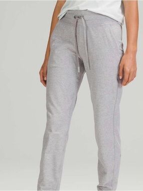 Lululemon gray joggers size 6